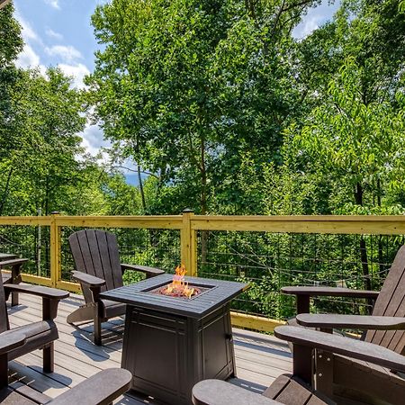 Whispering Winds, Hot Tub, Game Room, Wifi, 1089 Free Tickets Each Paid Day, Dollywood And More Гатлинбург Экстерьер фото